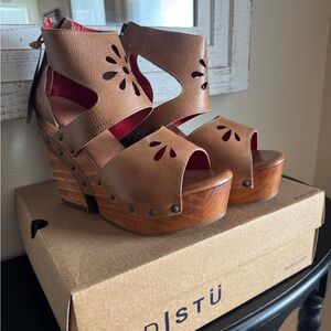 Bed Stu Tan Cut-Out Wedges